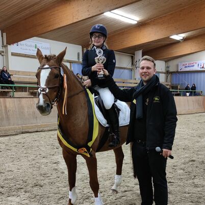 Bernsteinreiter Traditionsturnier Gewinnerin Gro&szlig;er Bernsteinreiterpreis